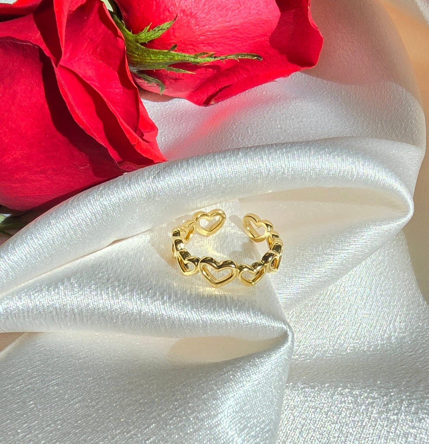 sweatproof gold hearts ring