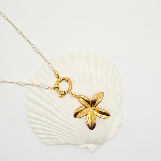 Hibiscus Kiss Necklace