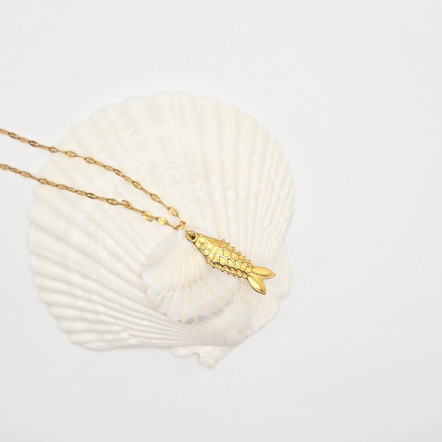 Shell & Fin Necklace