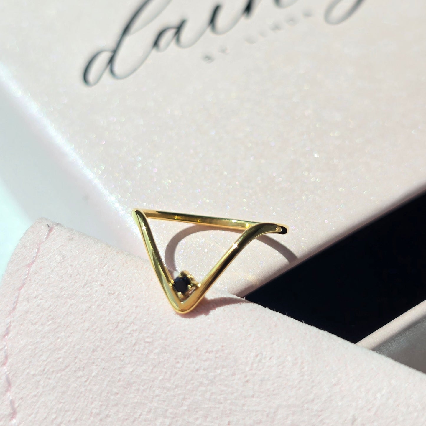 waterproof stackable gold v ring