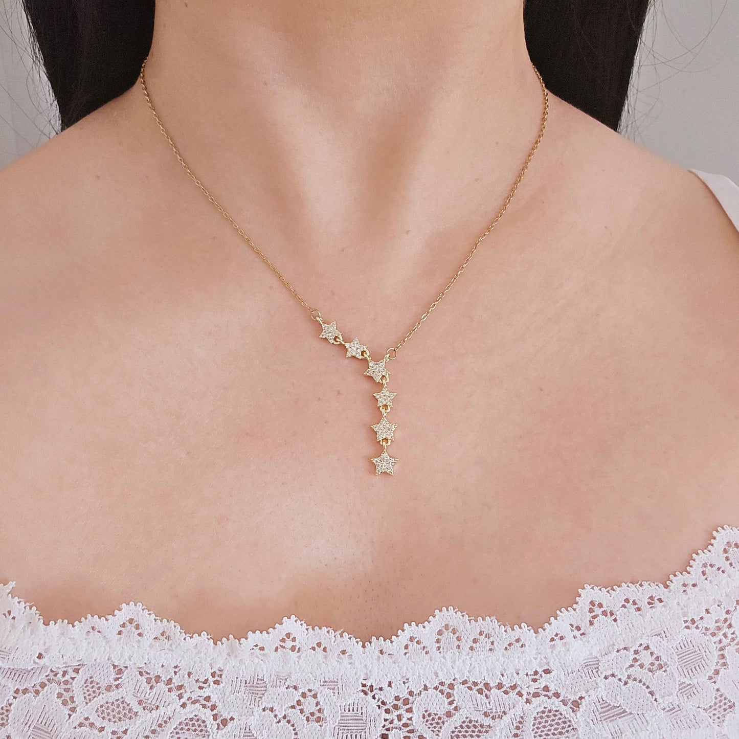 delicate gold stars necklace gift idea