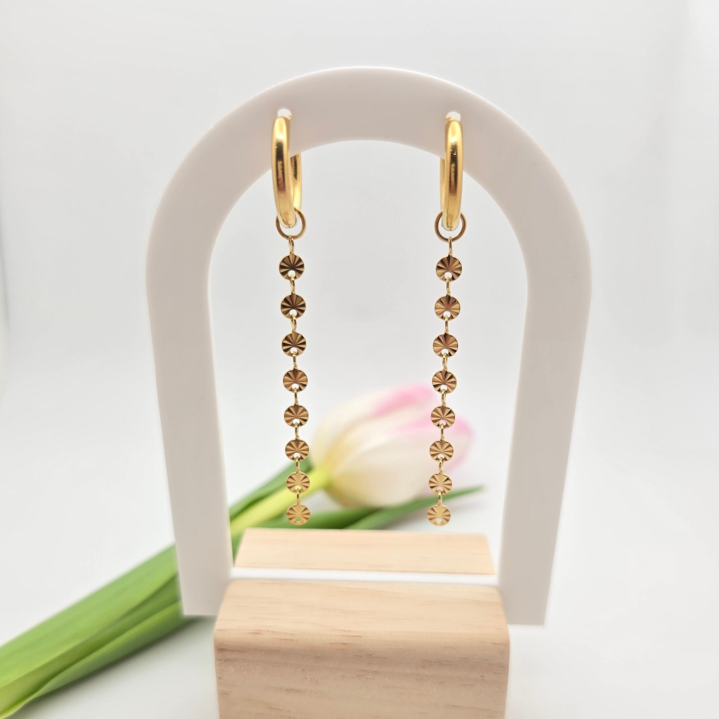 dainty lightweight gold dangle earrings