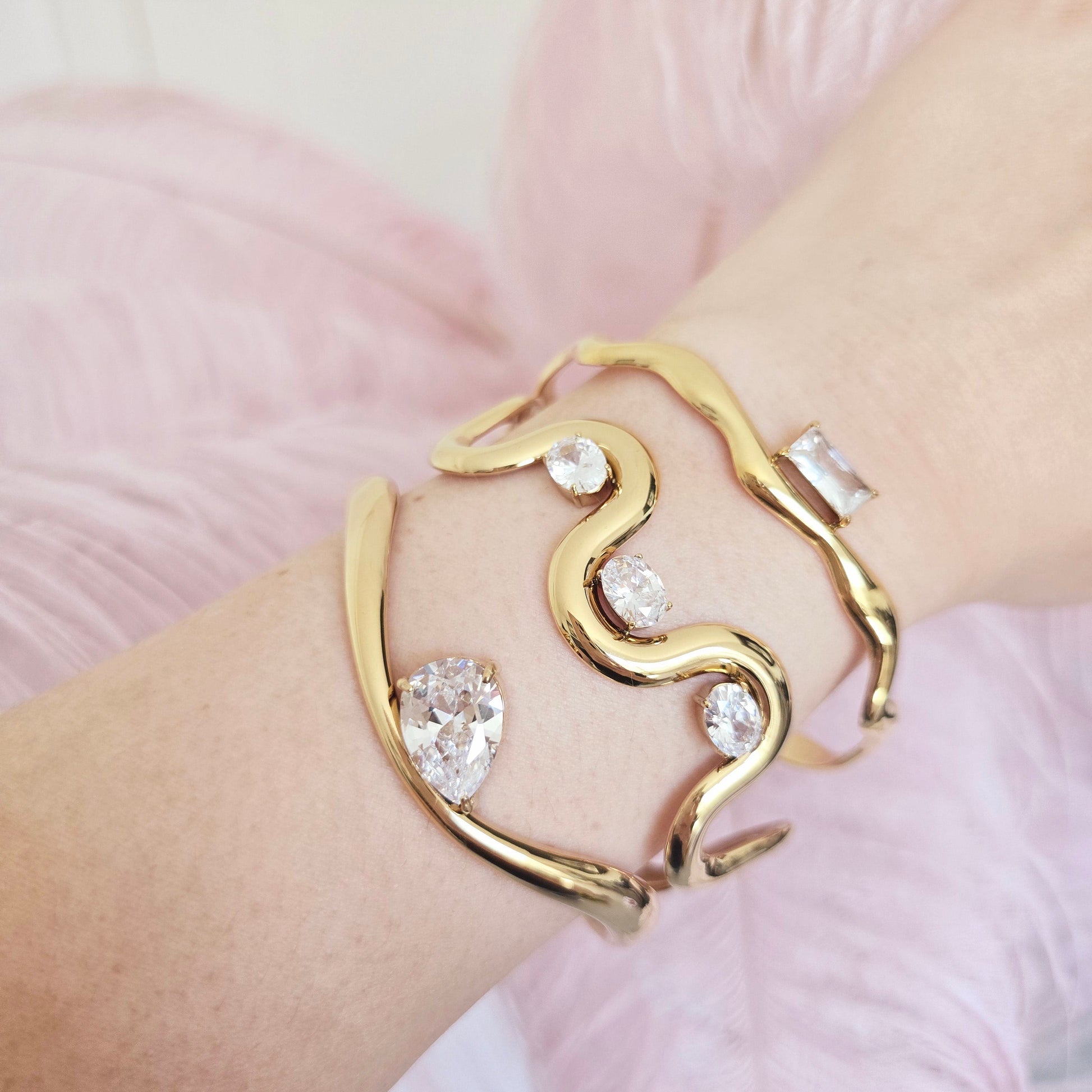 luxury gold waterproof bangles 