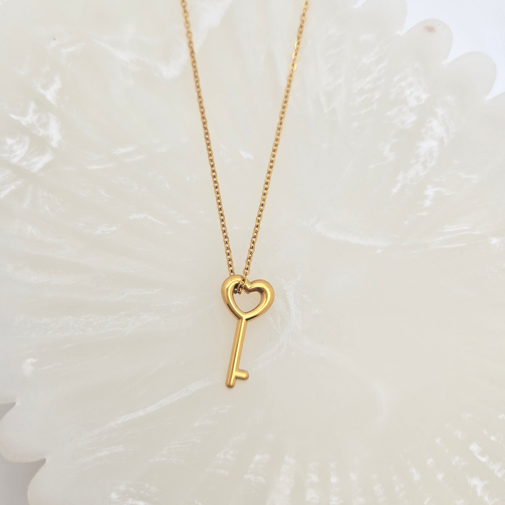 gold key necklace romantic love jewelry