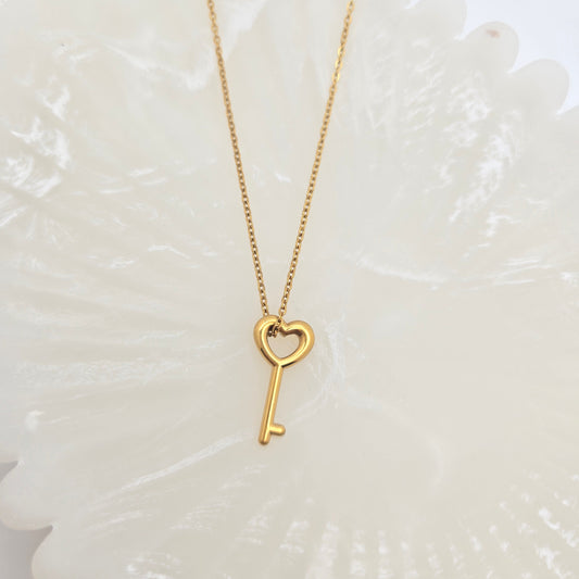 gold key necklace romantic love jewelry