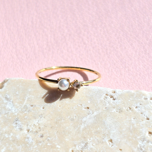 dainty tiny delicate ring pearl diamond