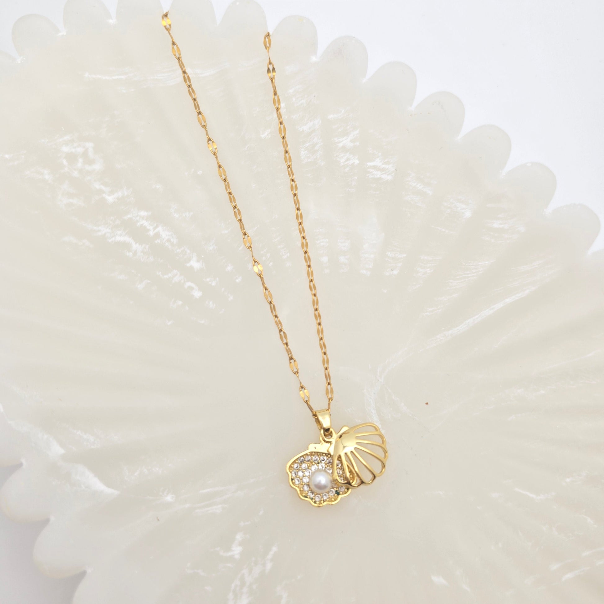 dainty shell pearl gold necklace waterproof
