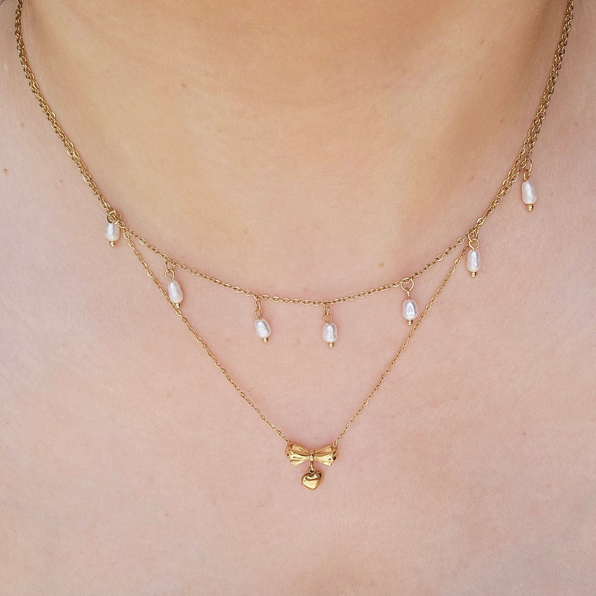 dainty gold bow pearls necklace 