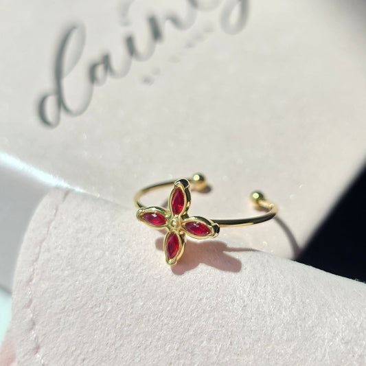 red dainty delicate gold ring waterproof stackable clover