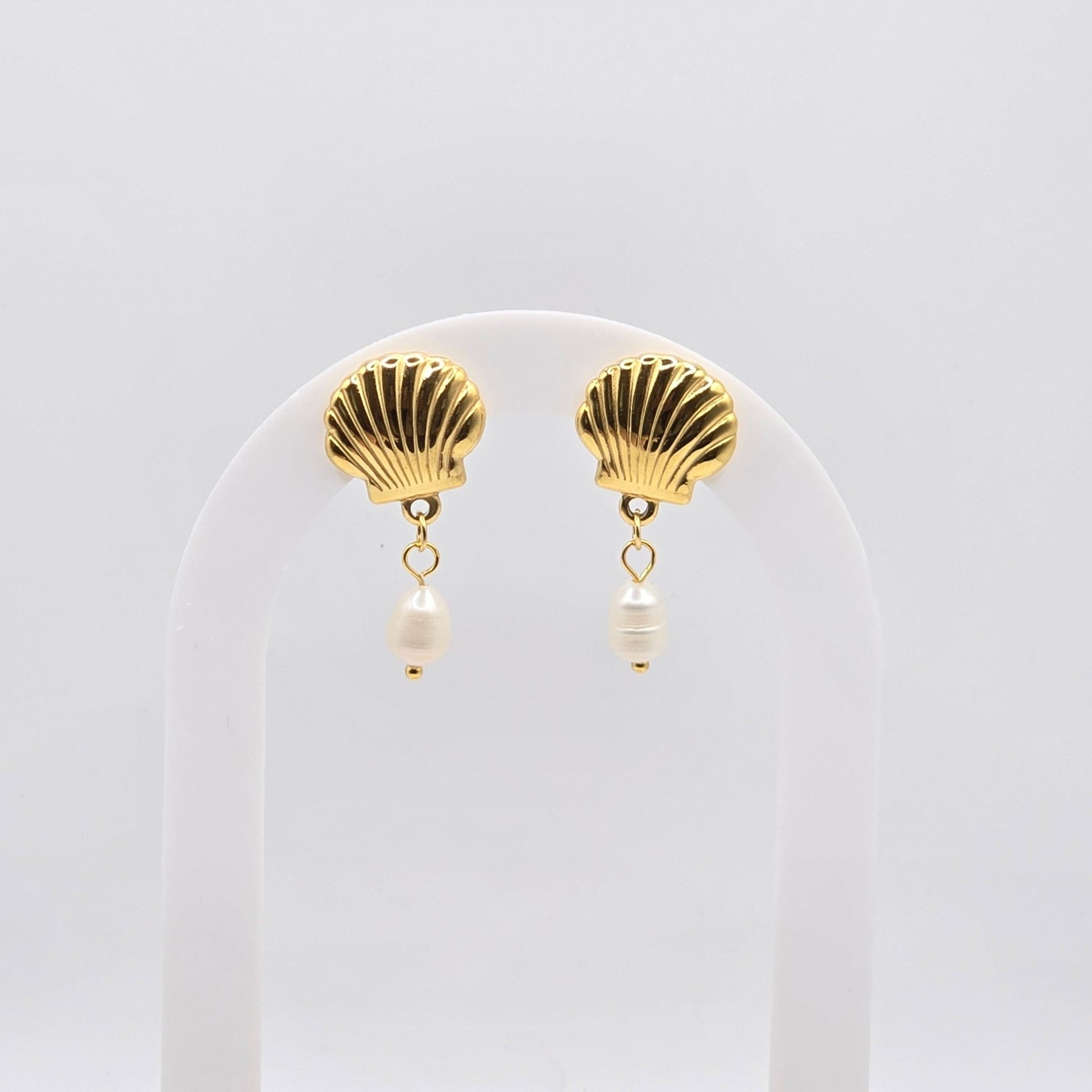 dainty vacation jewelry delicate shell pearl earrings