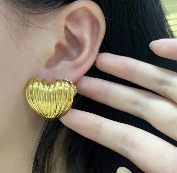 Daphne Heart Earrings