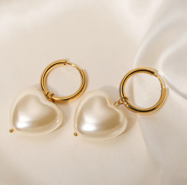 Gabriella Pearl Heart Earring