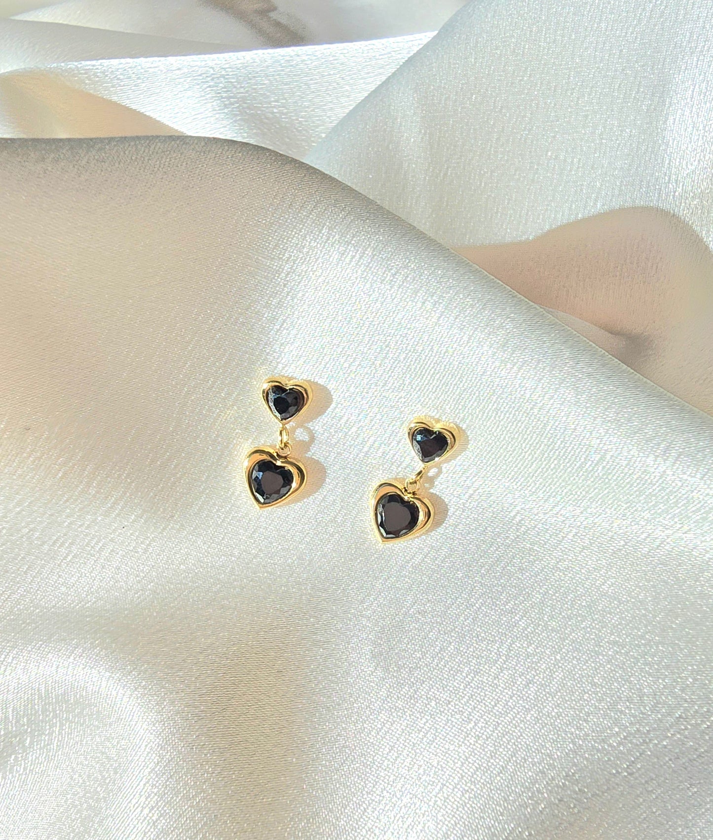 Remi Black Heart Earrings