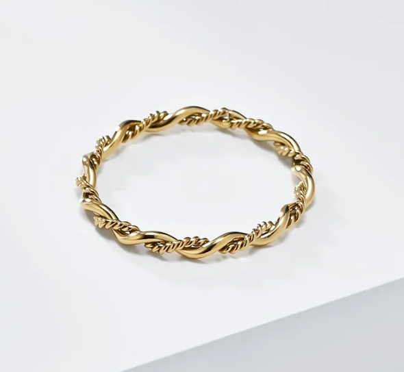 Amari Twist Ring